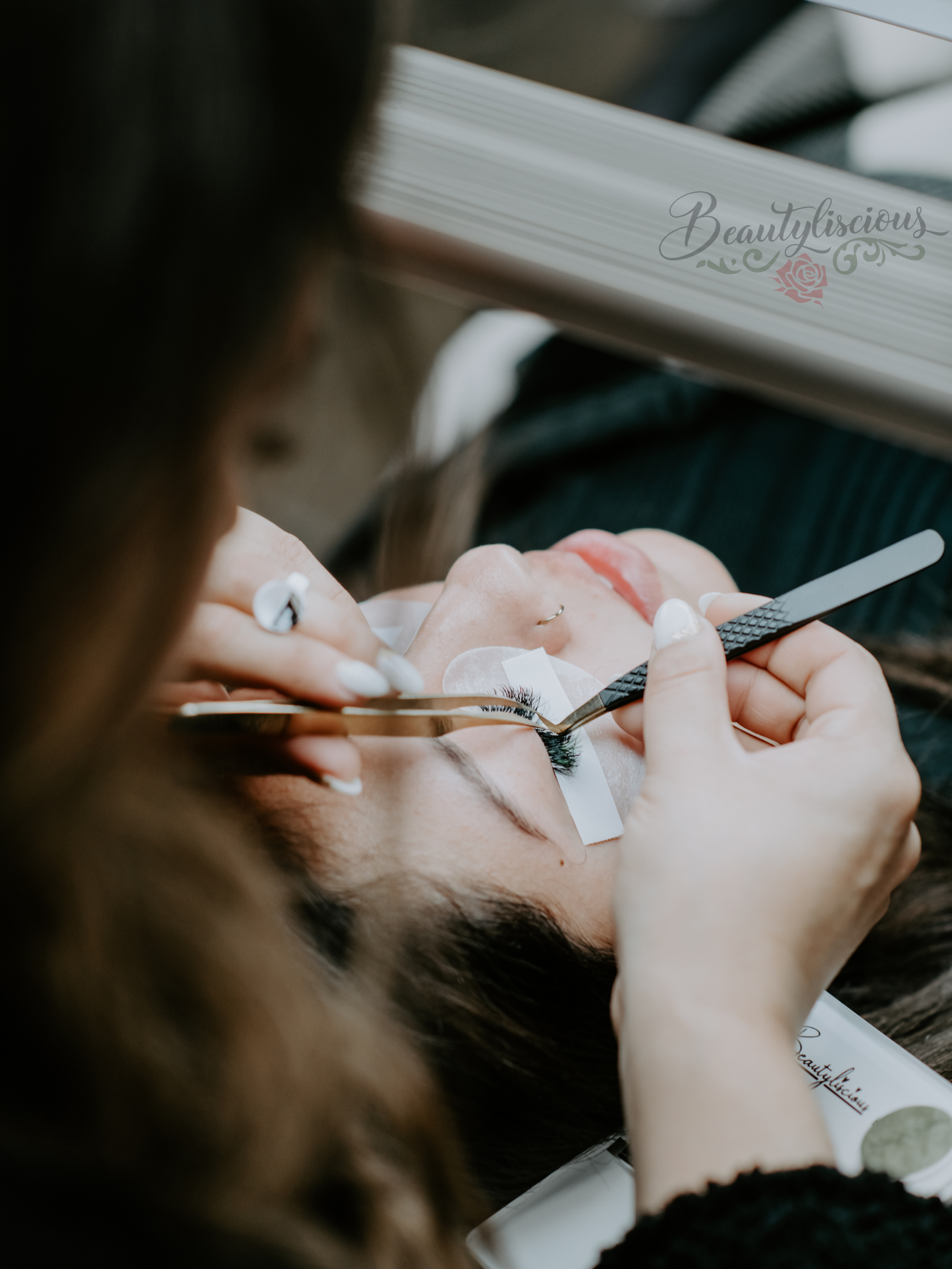 Southern California Eyelash Extensions Courses and Tools Oxnard Lash classes beginner lash artist advanced volume lashing